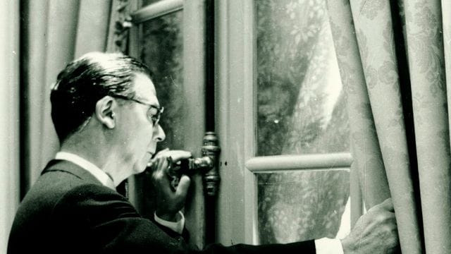 Cristóbal Balenciaga starb vor 50 Jahren. Cristóbal Balenciaga starb vor 50 Jahren.