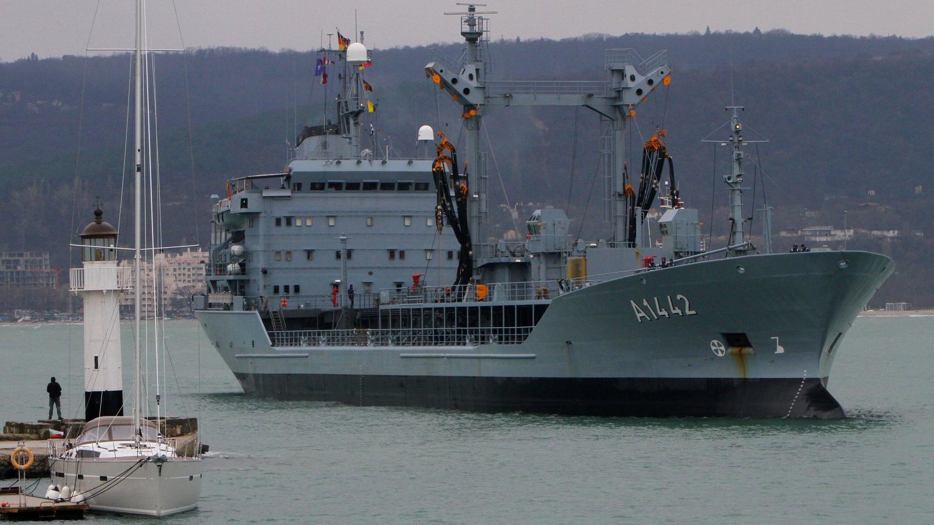 Das deutsche Tankschiff "Spessart (Archivbild): Dieses und das Schwesterschiff "Rhön" sollen ersetzt werden