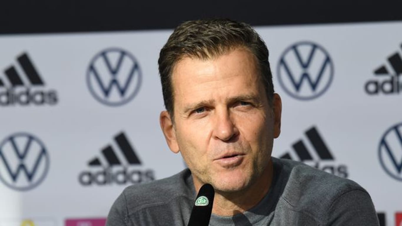 DFB-Direktor Oliver Bierhoff möchte schnell das Team-Quartier in Katar buchen. DFB-Direktor Oliver Bierhoff möchte schnell das Team-Quartier in Katar buchen.