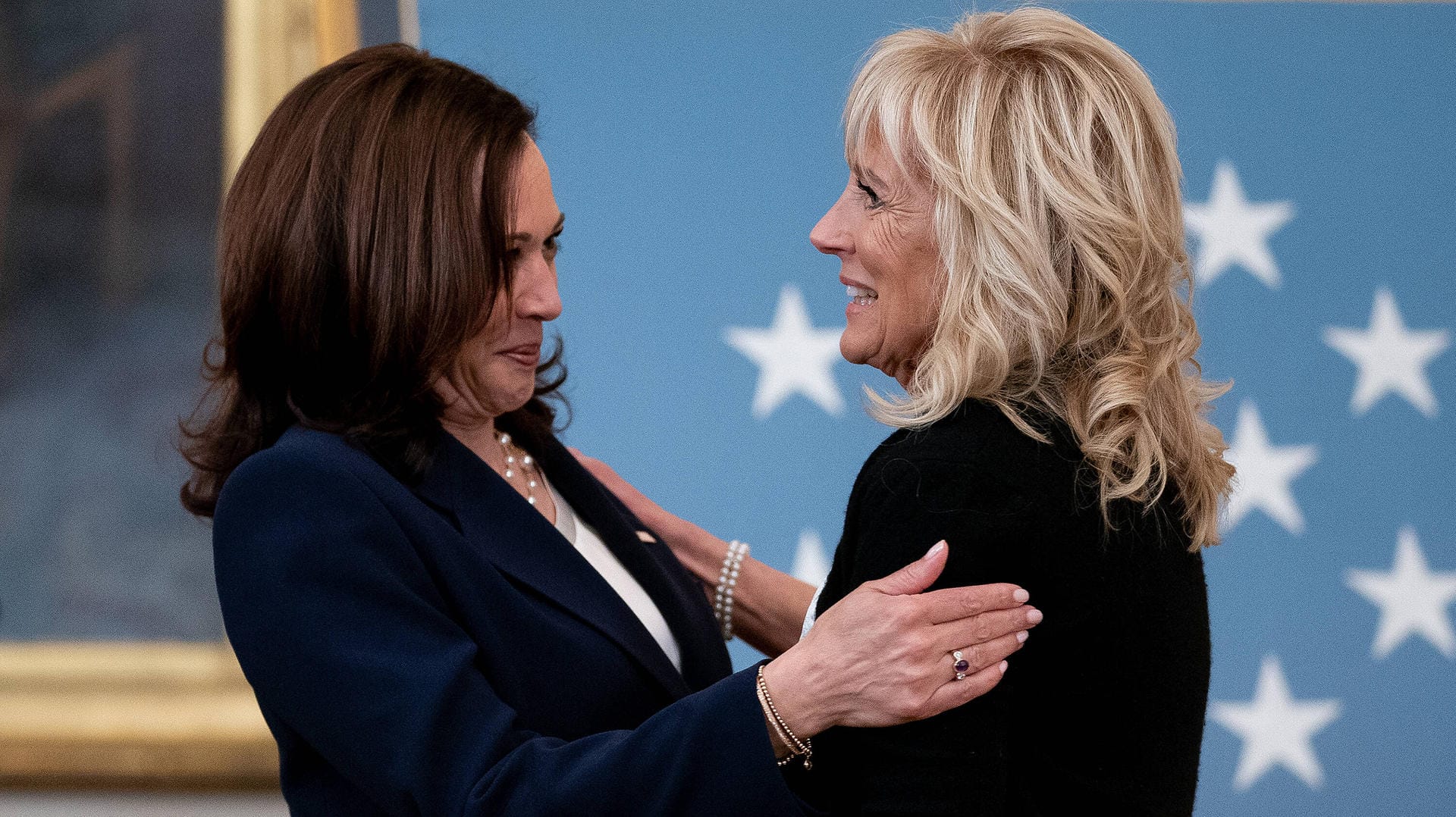 Kamala Harris und Jill Biden: Ganz zufrieden war die First Lady offenbar nicht mit der Wahl der Vizepräsidentin.