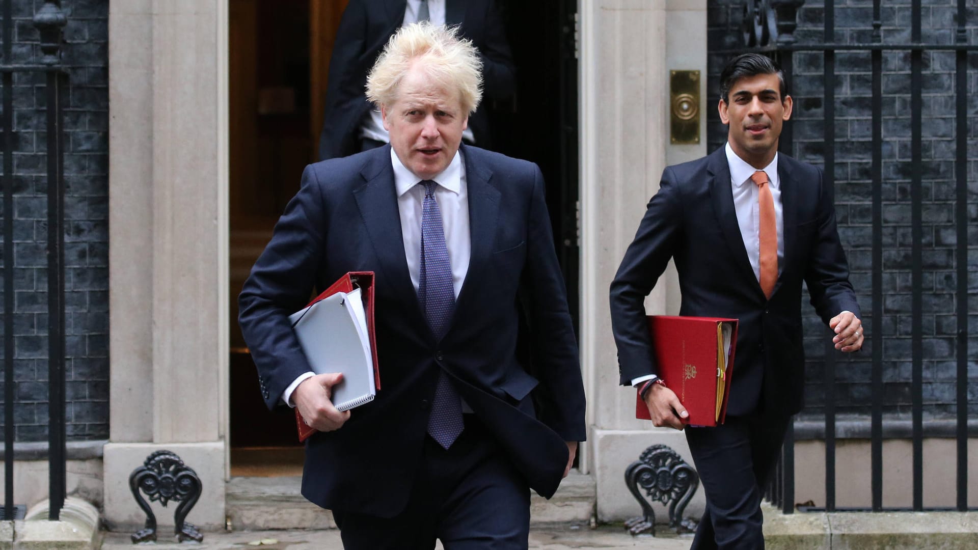 Der britische Premierminister Boris Johnson und sein Finanzminister Rishi Sunak vor 10 Downing Street (Symbolbild): Die Inflationsrate in Großbritannien erreichte im Februar 6,2 Prozent. Der britische Premierminister Boris Johnson und sein Finanzminister Rishi Sunak vor 10 Downing Street (Symbolbild): Die Inflationsrate in Großbritannien erreichte im Februar 6,2 Prozent.