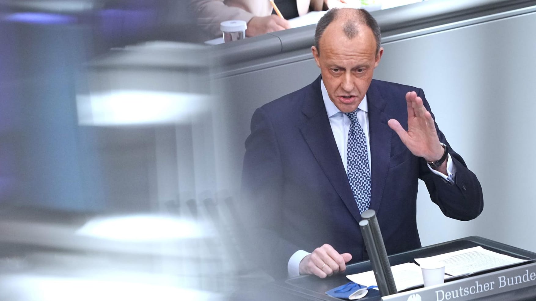 Friedrich Merz: Der Angreifer stellt Bedingungen.