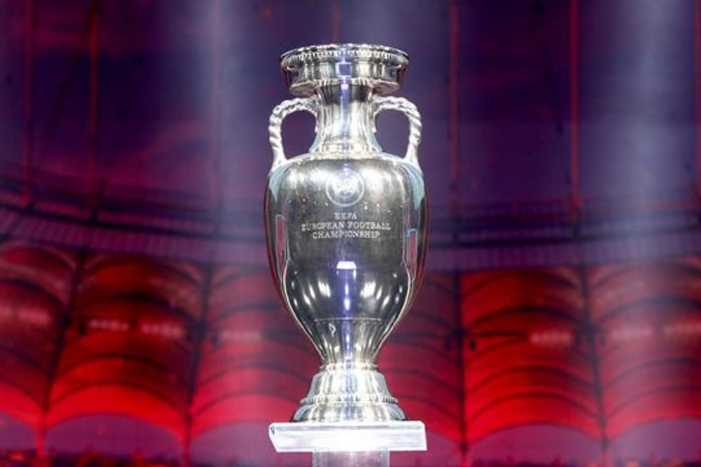 Der Henri-Delaunay-Pokal, die Trophäe für den Europameister.