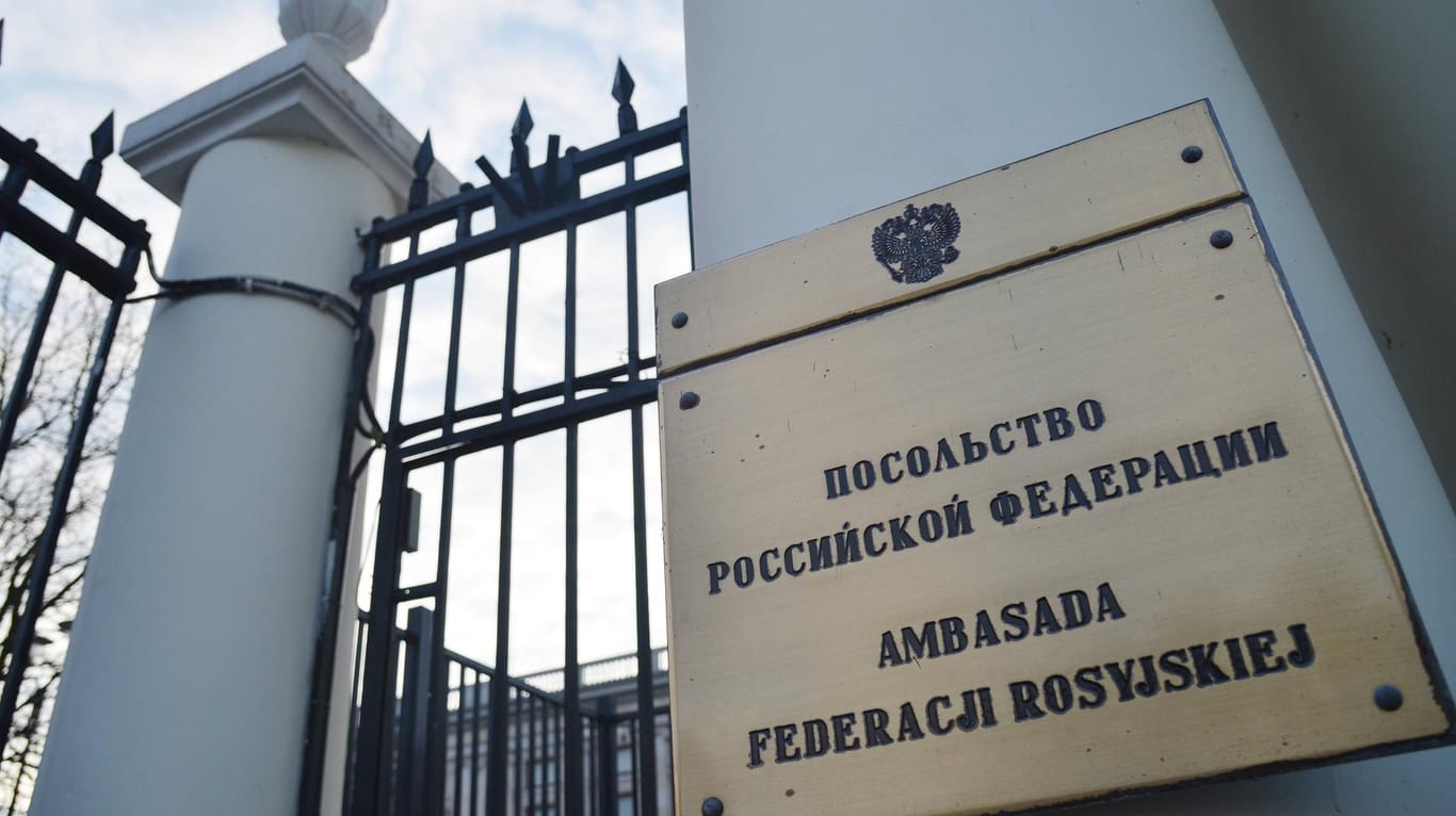 Die russische Botschaft in Warschau (Archivbild): Polen weist 45 russische Diplomaten aus.