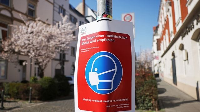 Vor der Kirschblüte in der Bonner Altstadt Vor der Kirschblüte in der Bonner Altstadt