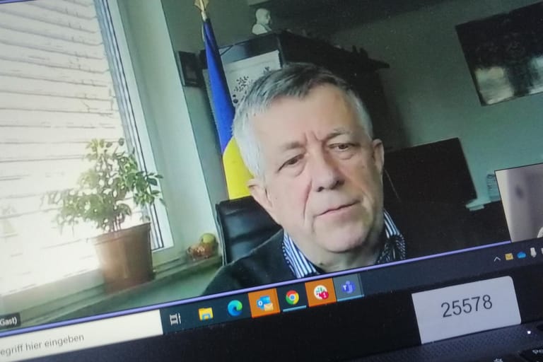 Yuriy Yarmilko im Video-Interview mit t-online: Der Generalkonsul in München sieht die gesamte russischen Gesellschaft in der Verantwortung für den Krieg.