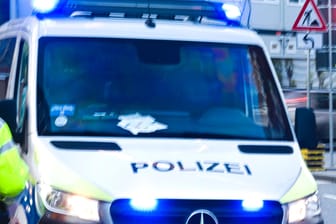 Polizeieinsatz in Hamburg (Symbolfoto): In Hamburg-Lohbrügge kam am Mittwoch ein Mann ums Leben.