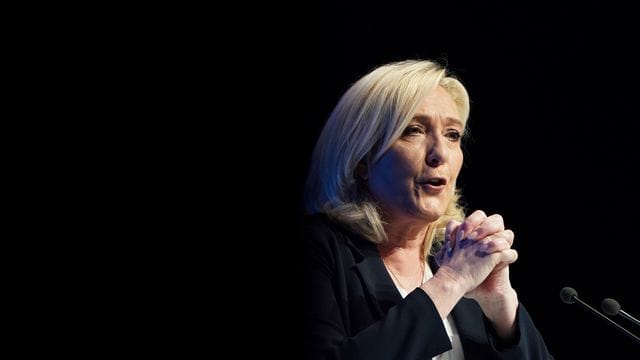 Marine Le Pen, Vorsitzende der rechtsextremen Partei Rassemblement National (RN), bei einer Wahlkampfveranstaltung.