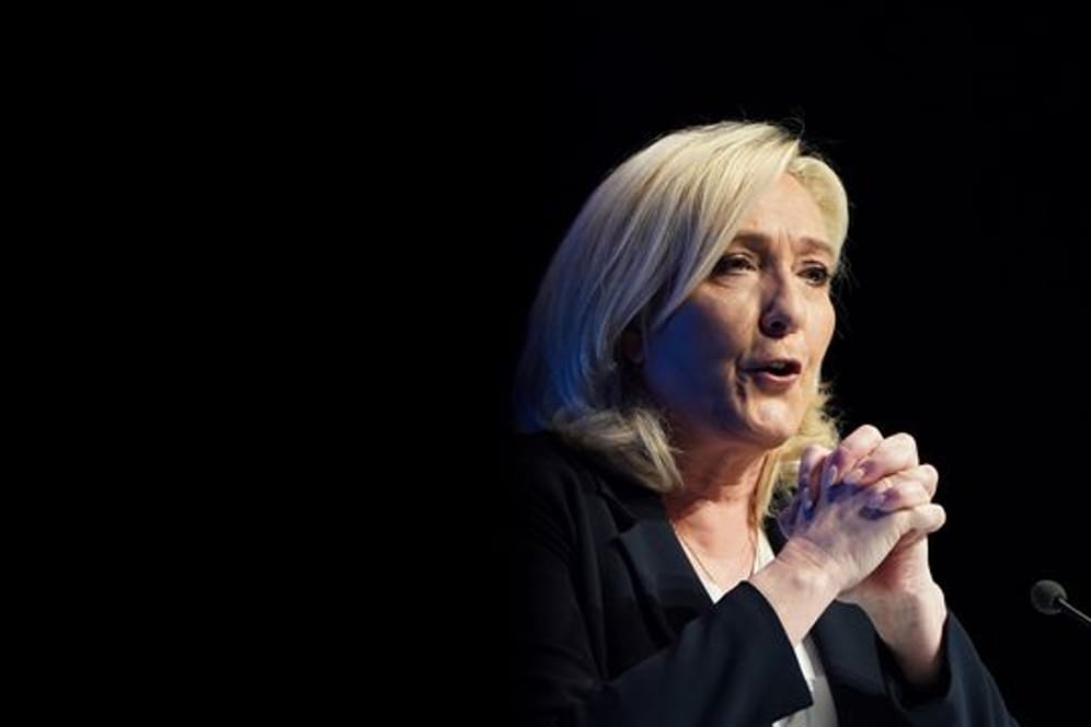 Marine Le Pen, Vorsitzende der rechtsextremen Partei Rassemblement National (RN), bei einer Wahlkampfveranstaltung.
