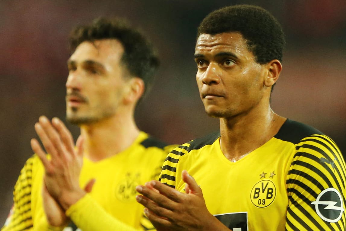 Abschiedsgedanken: Manuel Akanji (r.) wird den BVB im Sommer wohl verlassen.