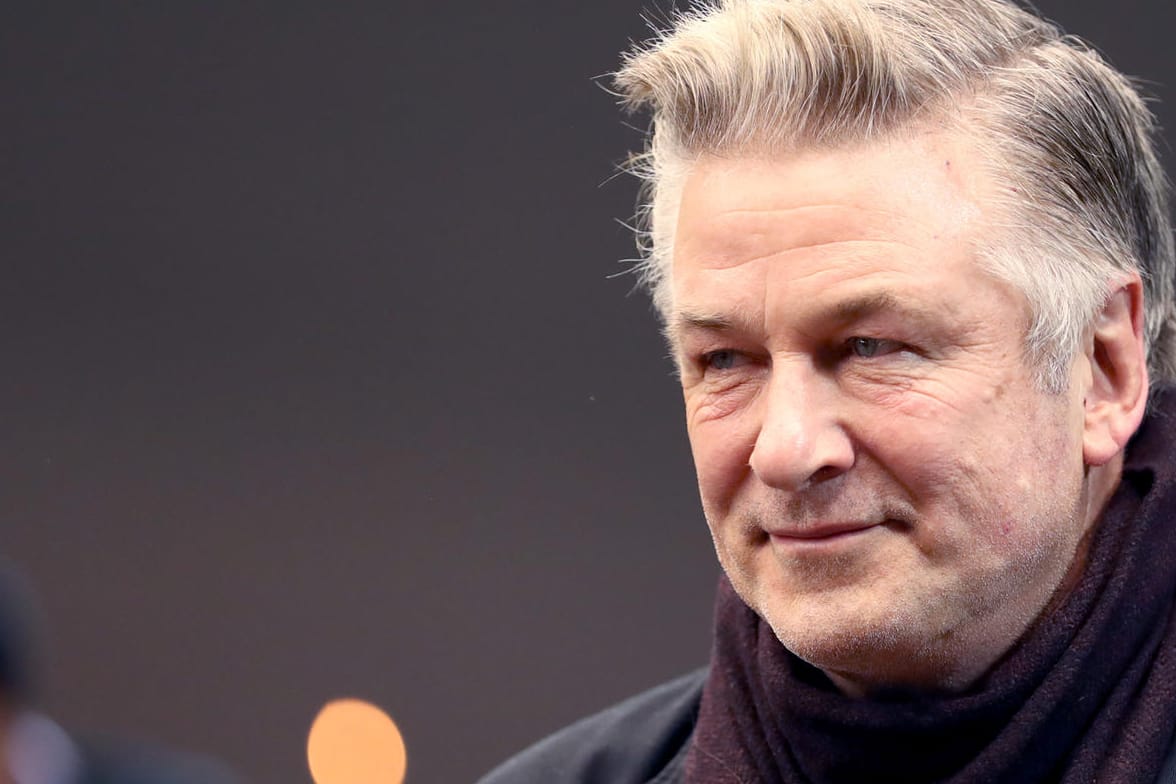 Alec Baldwin: Am Set des Westernfilms "Rust" erschoss er im Oktober 2021 die Kamerafrau Halyna Hutchins.