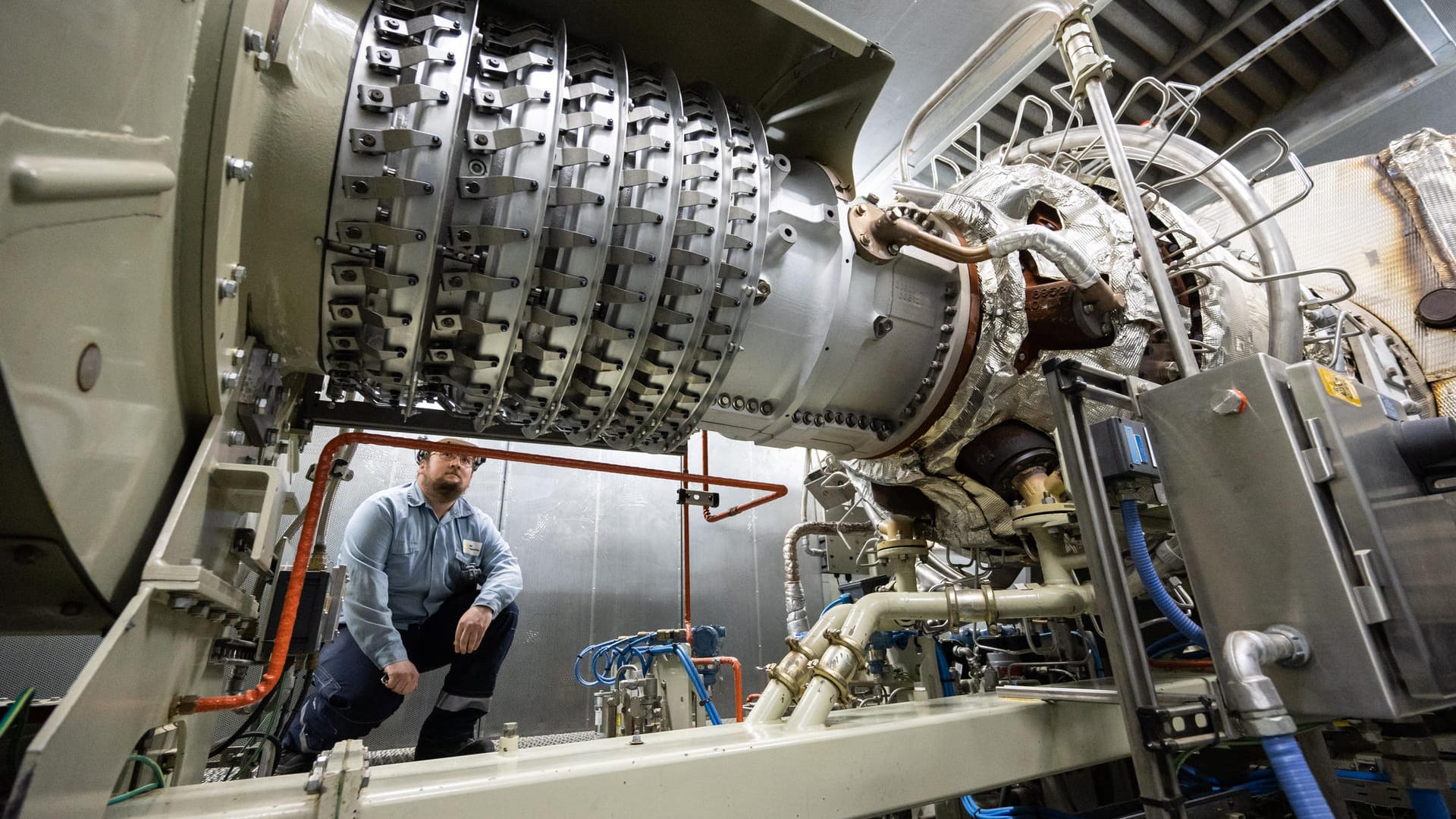 Turbine in einem Gasspeicher: Die Speicher sollen künftig am 1. Dezember zu 90 Prozent gefüllt sein. Turbine in einem Gasspeicher: Die Speicher sollen künftig am 1. Dezember zu 90 Prozent gefüllt sein.