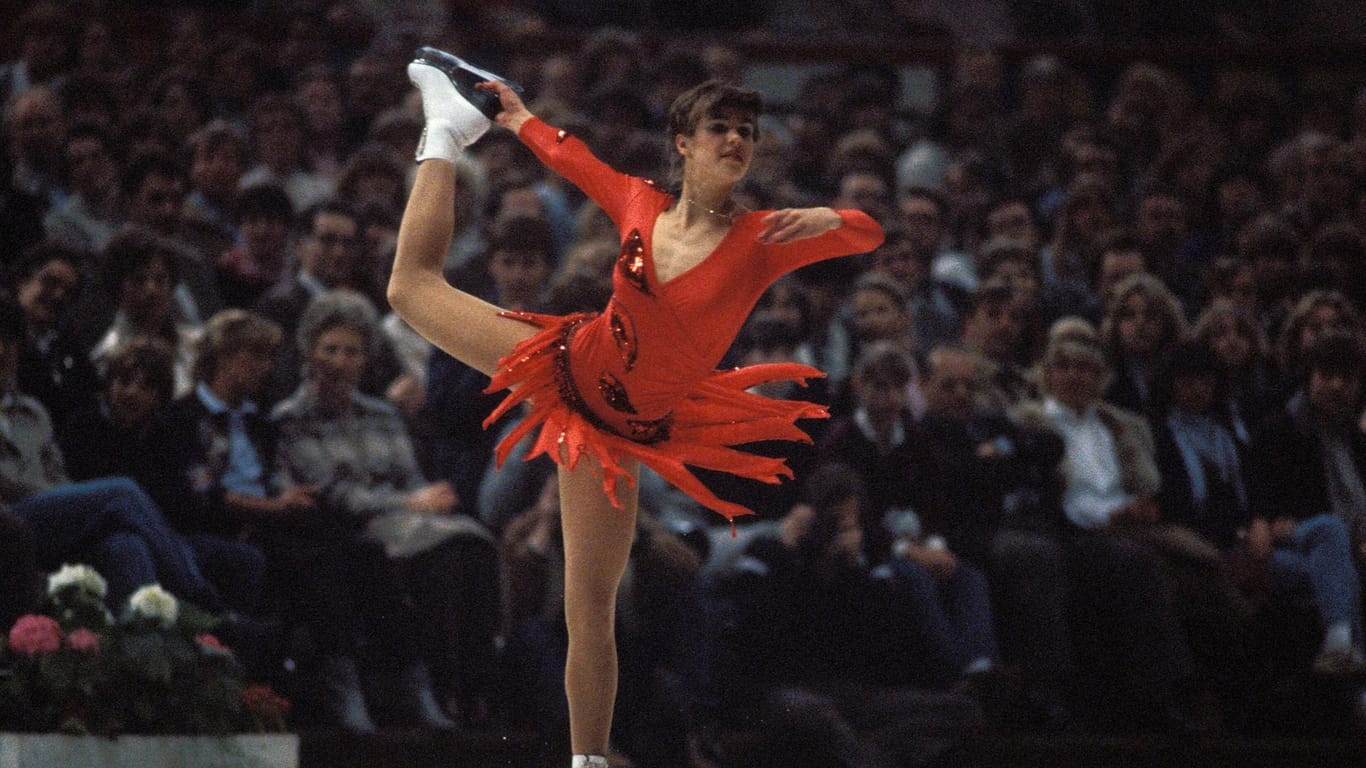 So sah Katarina Witt als Sportlerin im Jahr 1983 aus.