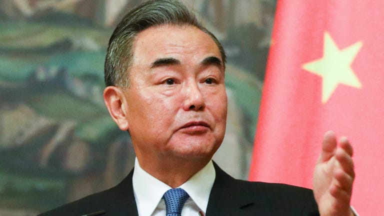 Chinas Außenminister Wang Li: Sein Ministerium weist Vorwürfe aus dem Westen zurück.
