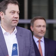 Die Vorsitzenden von zwei der drei Ampelparteien, die das Paket maßgeblich verhandelten: Lars Klingbeil (SPD) und Christian Lindner (FDP).