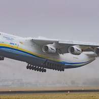 Die Antonov AN-225 (Archivbild): Sie war das größte Flugzeug der Welt.