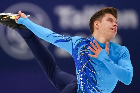 Der deutsche Eiskunstläufer Nikita Starostin aus Deutschland erreicht WM-Finale.