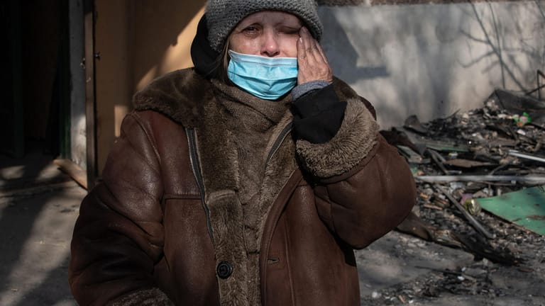 Verzweiflung in Mariupol: "Wie werden die Alten es schaffen?"