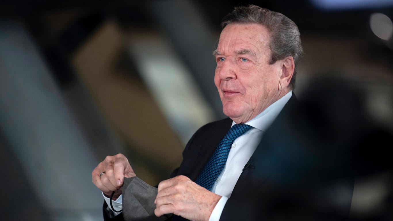 Gerhard Schröder: Der SPD-Politiker steht wegen seiner Posten bei russischen Energie-Konzernen stark in der Kritik.