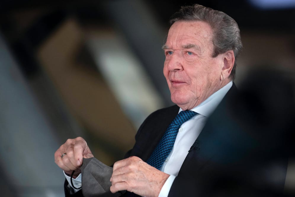 Gerhard Schröder: Der SPD-Politiker steht wegen seiner Posten bei russischen Energie-Konzernen stark in der Kritik.
