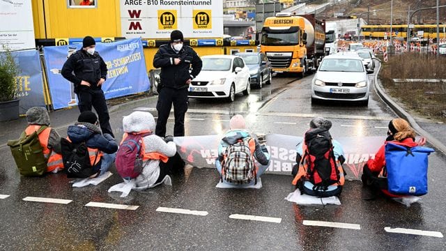 Straßenblockade in Stuttgart Straßenblockade in Stuttgart