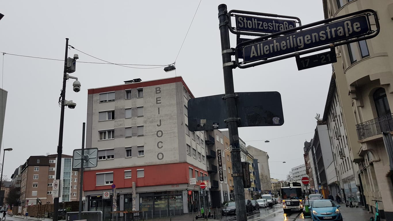 Frankfurter Allerheiligenviertel: Das Viertel befindet sich zwischen Zeil und Battonnstraße und zwischen Konstablerwache und Langer Straße