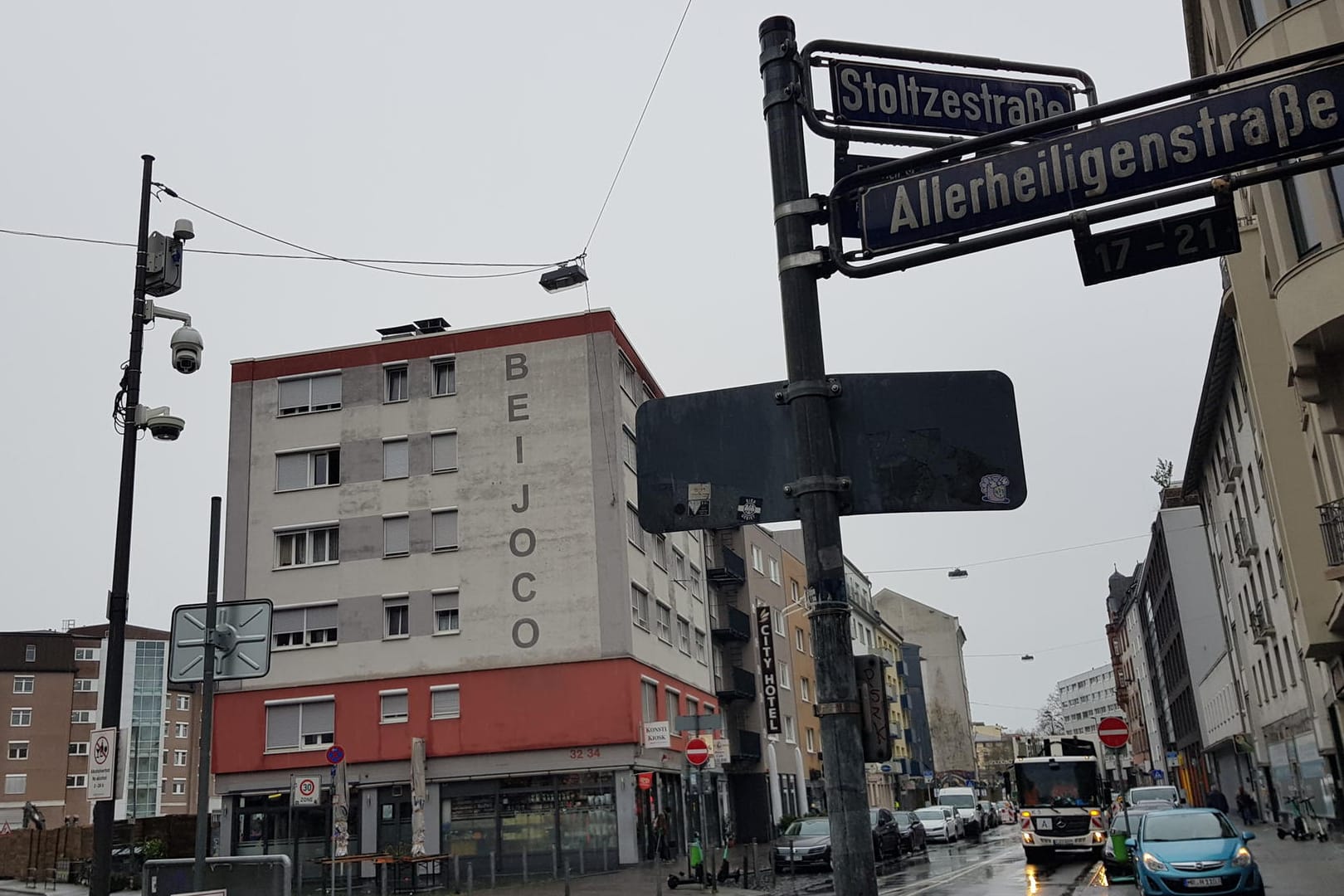 Frankfurter Allerheiligenviertel: Das Viertel befindet sich zwischen Zeil und Battonnstraße und zwischen Konstablerwache und Langer Straße