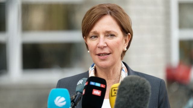 Yvonne Gebauer Yvonne Gebauer