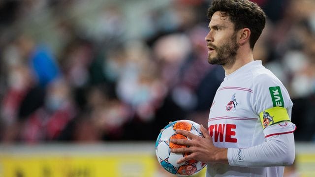 Spielt seit 2010 für den Fußball-Bundesligisten 1. Spielt seit 2010 für den Fußball-Bundesligisten 1.