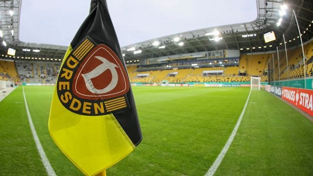 Der ukrainische Fußballspieler Kyrylo Melitschenko hält sich derzeit beim Zweitligisten Dynamo Dresden fit.