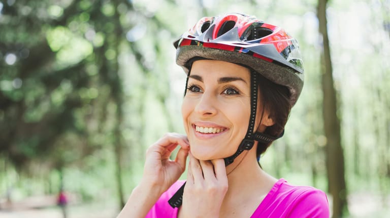 Für mehr Sicherheit auf dem Fahrrad: Die Stiftung Warentest hat 14 Fahrradhelme getestet.