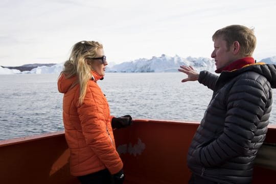 Ellie Goulding besucht den Helheim-Gletscher auf Grönland.