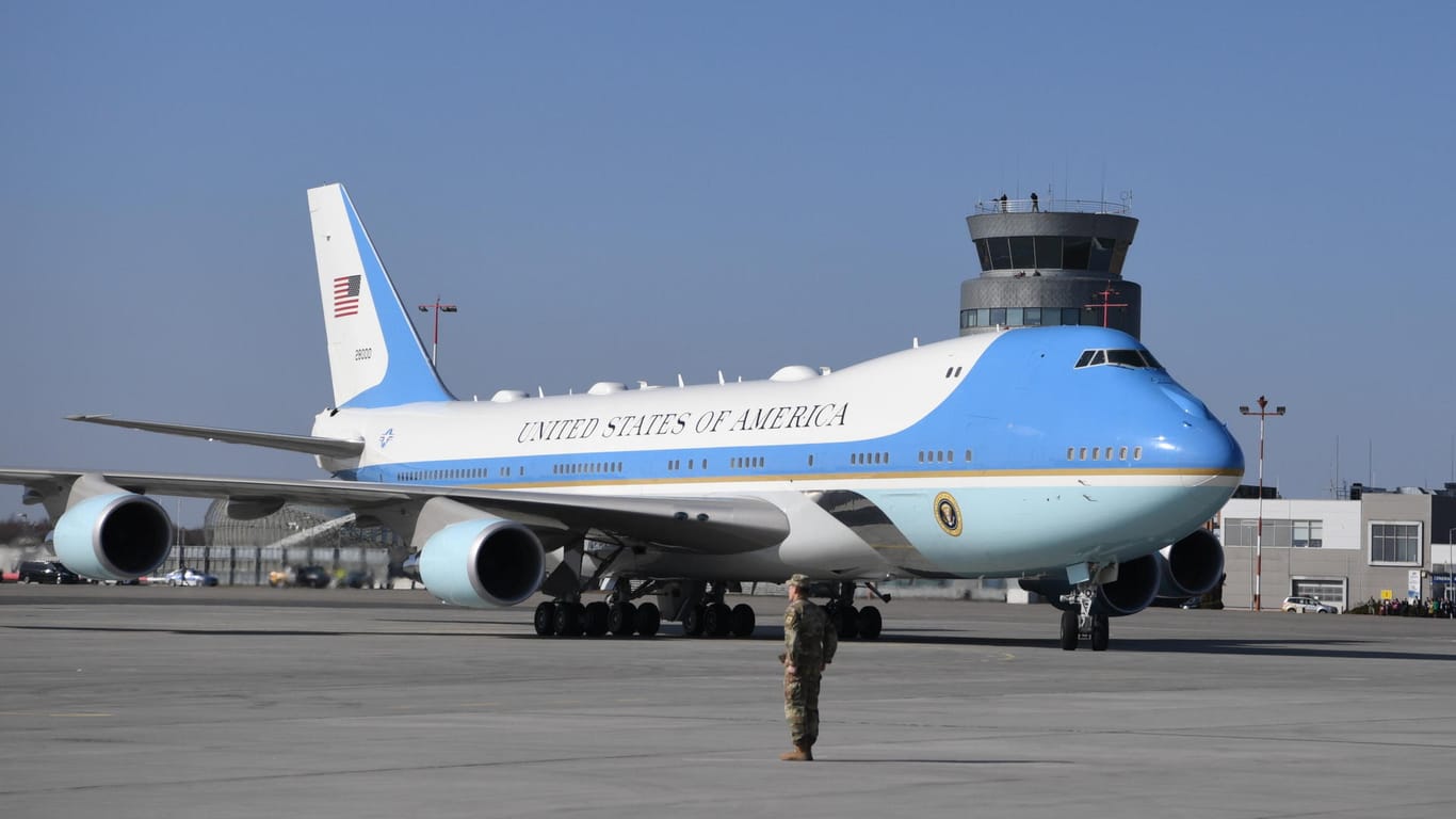 Der Gast ist schon da: Die Air Force One mit US-Präsident Joe Biden an Bord auf dem Flughafen Rzeszow-Jasionka.