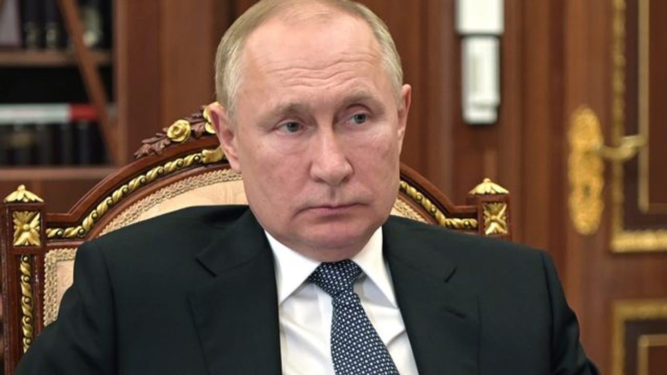 Russlands Präsident Wladimir Putin geht weiter gegen angebliche "Falschnachrichten" vor.