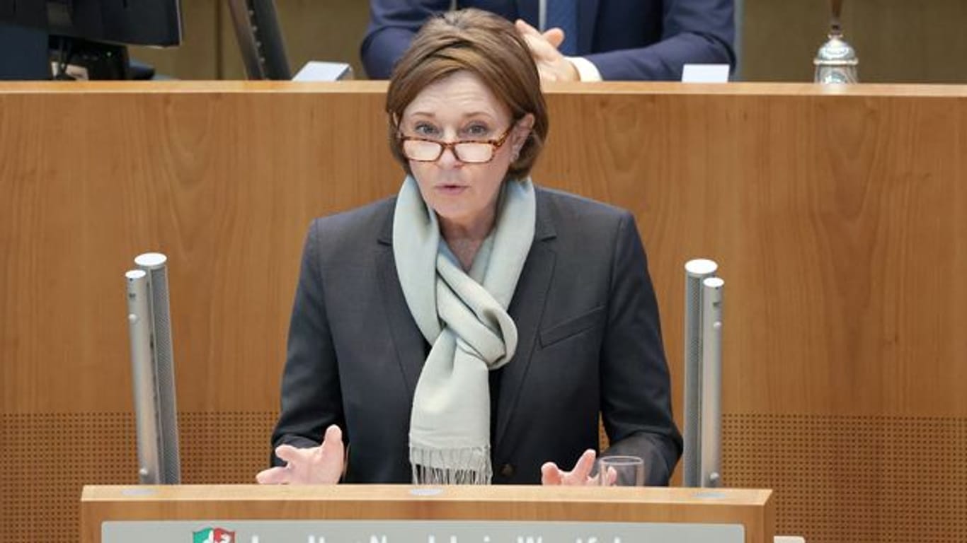 Schulministerin Yvonne Gebauer