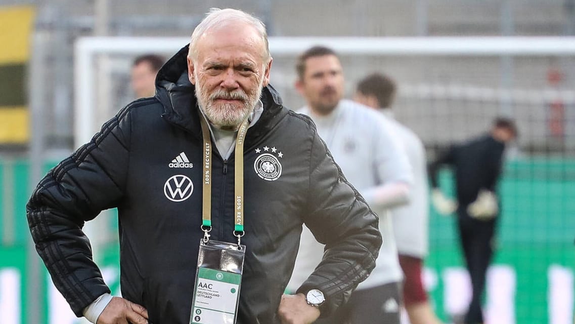 Hermann Gerland: Er ist aktuell Assistenztrainer der U21.