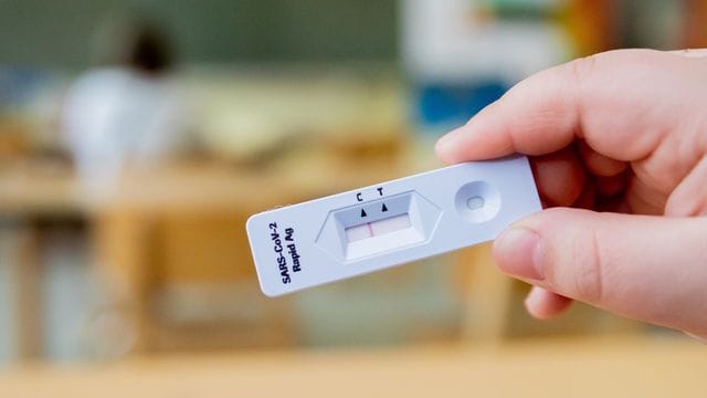 Corona-Schnelltest in der Schule Corona-Schnelltest in der Schule