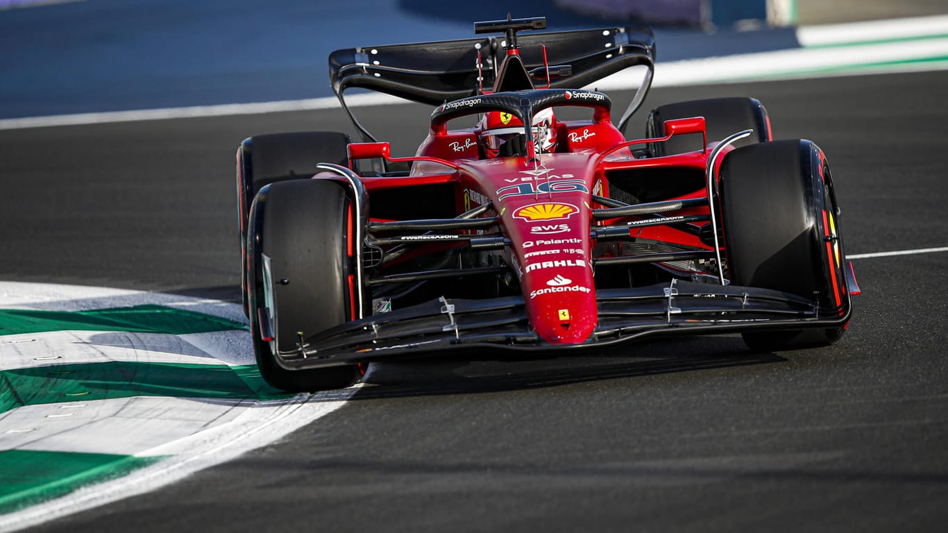 Charles Leclerc auf der Strecke in Dschiddah: Der Ferrari-Pilot bestätigte seine starke Form.