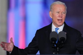 Joe Biden: Der US-Präsident nannte Wladimir Putin in Polen erneut einen Verbrecher.