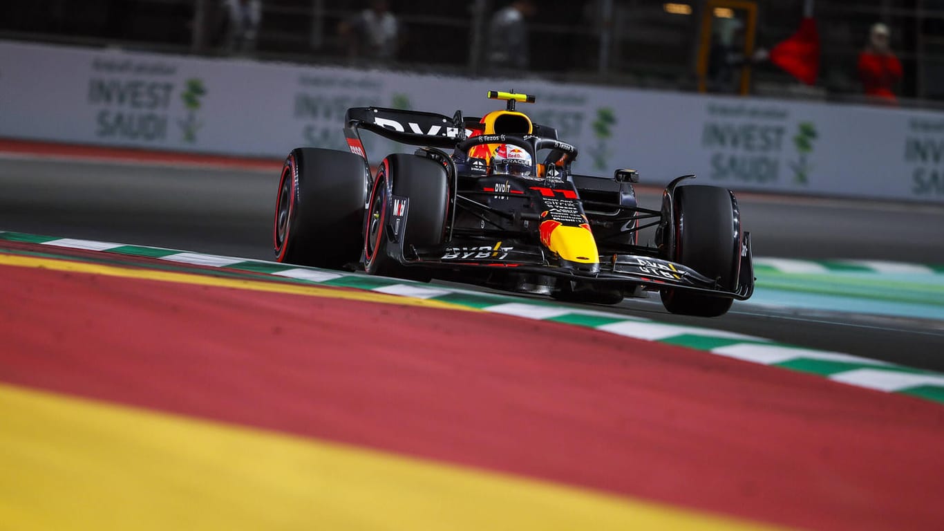 Sergio Perez: Der Red-Bull-Pilot fuhr in Saudi-Arabien zur ersten Pole seiner Formel-1-Karriere.