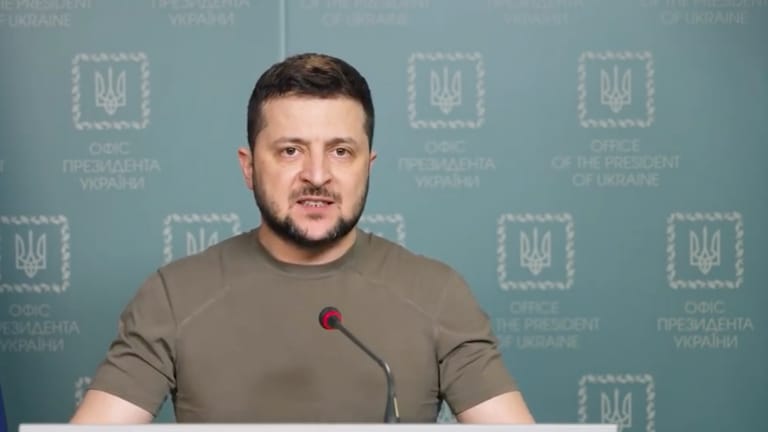 Wolodymyr Selenskyj bei seiner Videoansprache: Der ukrainische Präsident fordert eine schnelle Entscheidung zum Kampfjets.