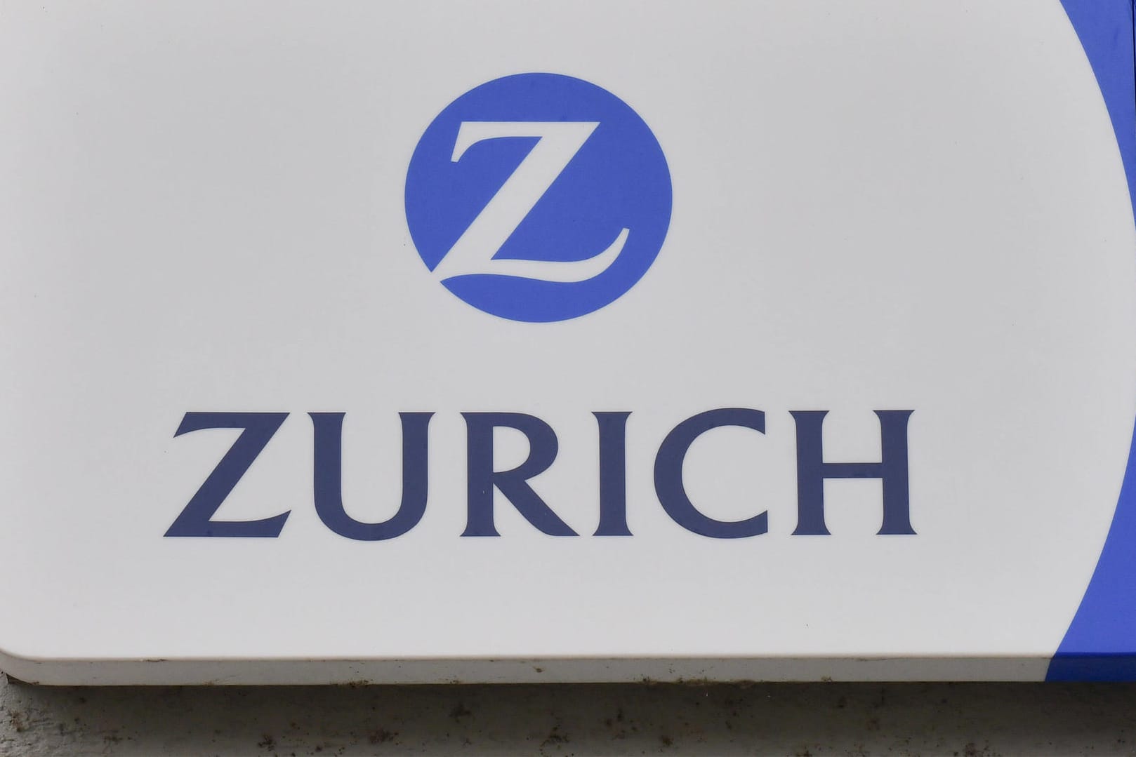 Zurich-Logo: Der Versicherungskonzern trennt sich vorübergehend von seinem Z-Logo. Zurich-Logo: Der Versicherungskonzern trennt sich vorübergehend von seinem Z-Logo.