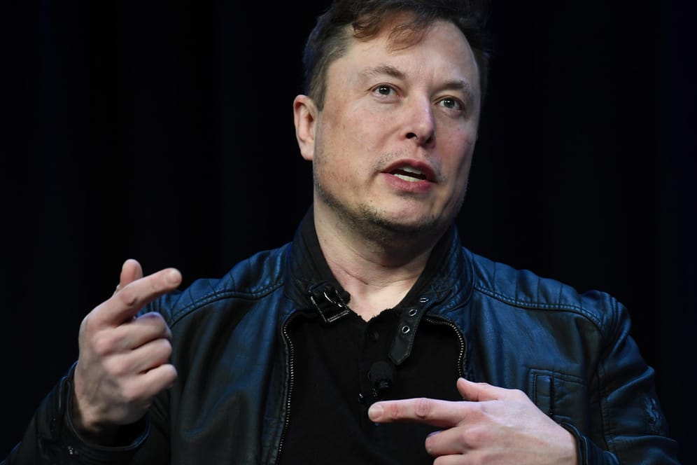 Elon Musk: Der Tesla-Chef fällt gerne mal mit provokanten Äußerungen auf.