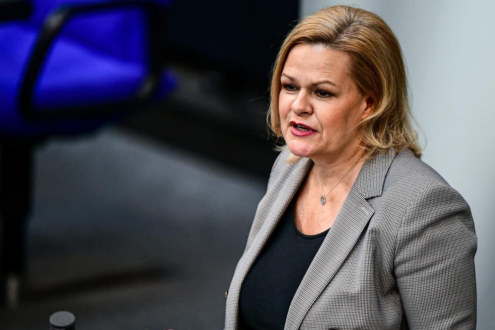 Nancy Faeser: Die Innenministerin will ukrainische Geflüchtete nicht an der deutschen Grenze aufhalten.
