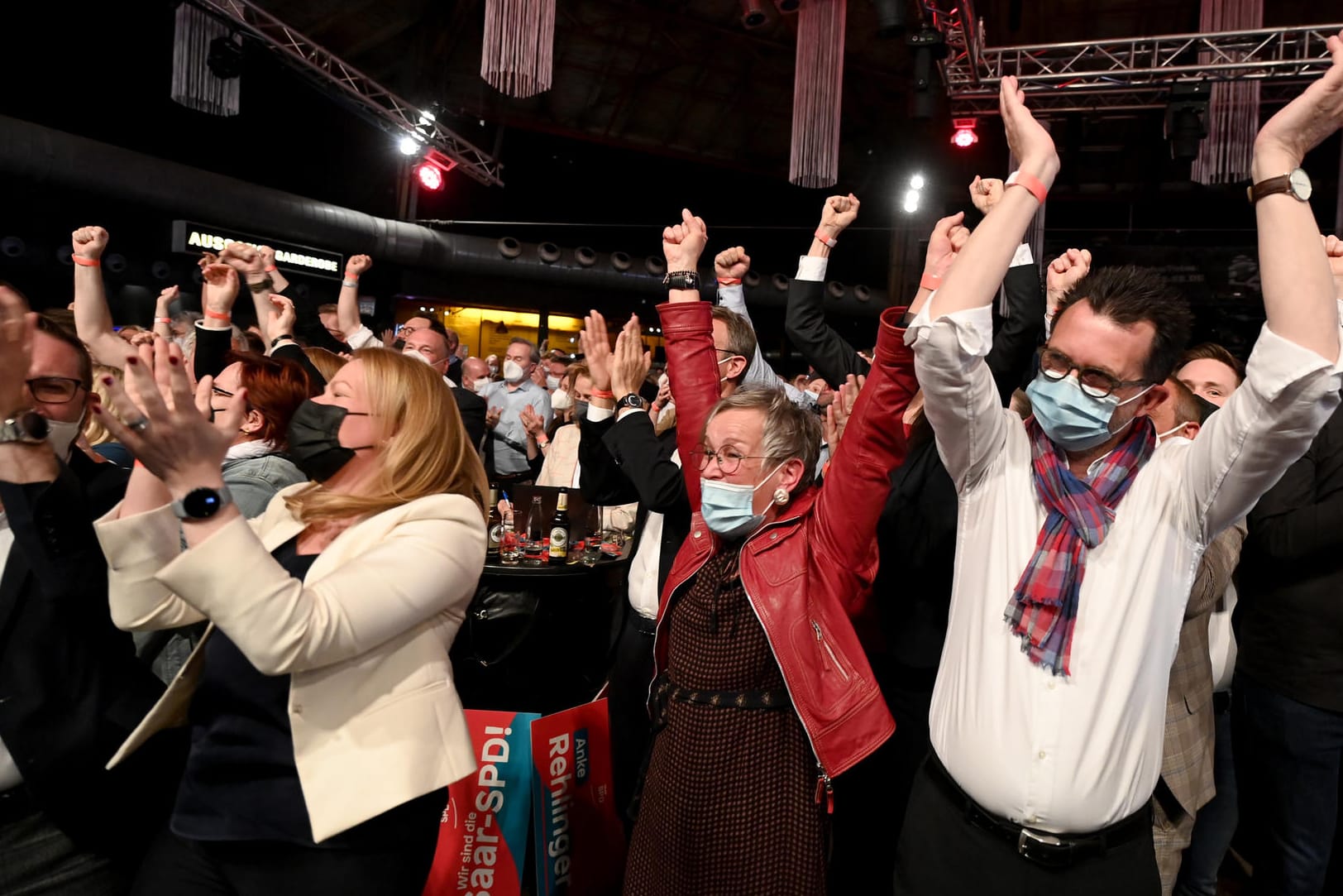 Freude bei der SPD: Die Sozialdemokraten erzielen im Saarland die absolute Mehrheit.