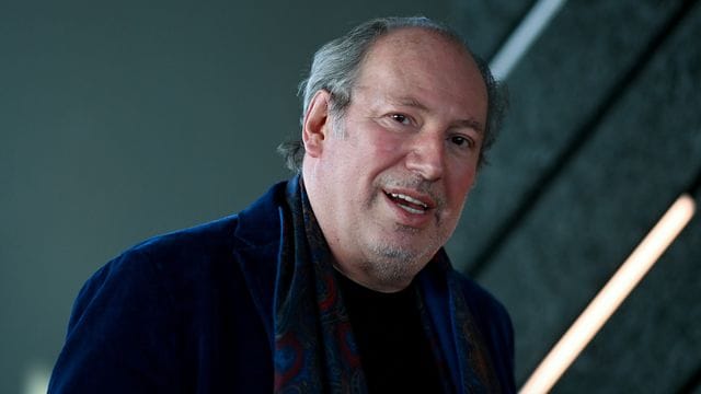 Hans Zimmer erhält seinen zweiten Oscar für die Filmmusik zu "Dune". Hans Zimmer erhält seinen zweiten Oscar für die Filmmusik zu "Dune".