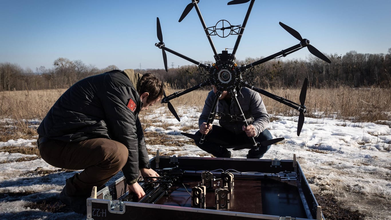 Zwei Aerorozvidkadas mit einer Drohne kurz vor Kriegsbeginn: "Und das alles ist nur dem Einsatz von 30 Leuten zu verdanken".