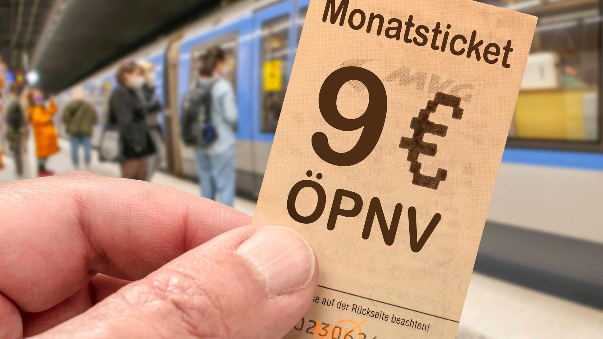 9-Euro-Monatsticket (Symbolbild): Verkehrsverbünde und Politik plädieren für Nulltarif.