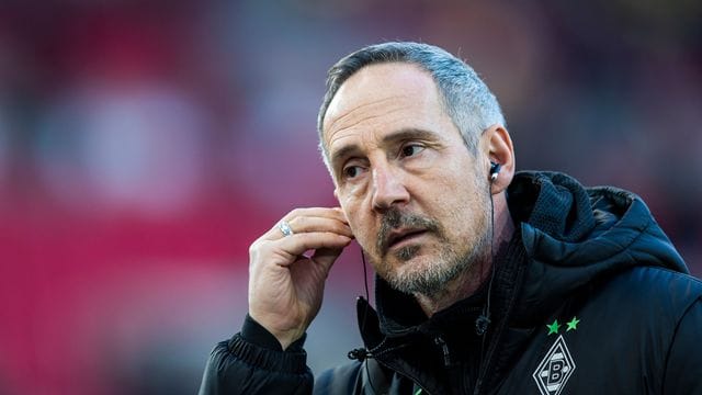 Hat in Gladbach noch nicht richtig in die Erfolgsspur gefunden: Trainer Adi Hütter. Hat in Gladbach noch nicht richtig in die Erfolgsspur gefunden: Trainer Adi Hütter.