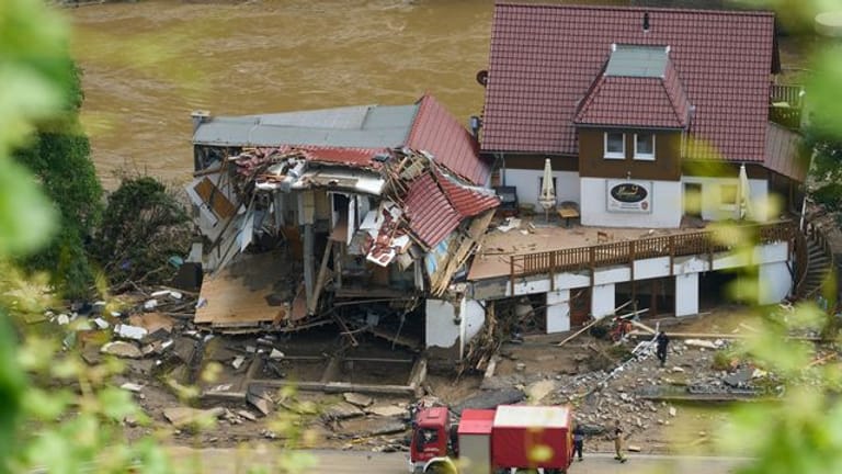 Trotz des verheerenden Hochwassers im Ahrtal im Sommer 2021 fehlt den Menschen in Deutschland nach Expertenansicht das Risikobewusstsein für extreme Wetterereignisse.